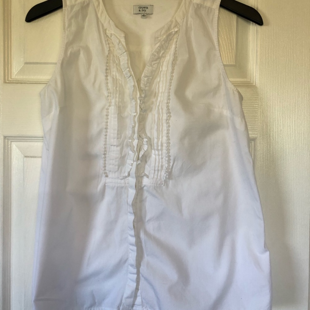 Crown & Ivy Sleeveless Top
